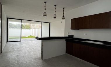 CASA EN VENTA MERIDA, CONKAL, PRIVADA VIVANTA, 1 PLANTA, ENTREGA INMEDIATA.
