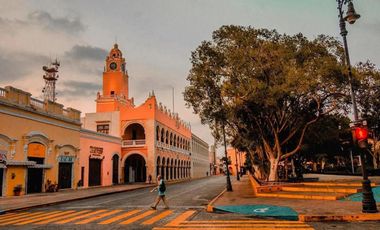 VENTA/RENTA EDIFICIO COMERCIAL TORRE, EN CENTRO HISTORICO DE MERIDA, LISTO