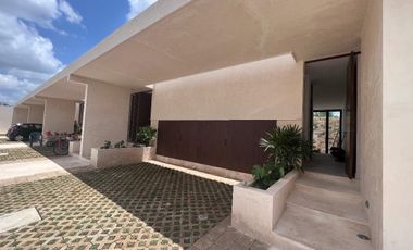 CASA EN VENTA MERIDA, NOVA TEMOZON PRIVATE LIVING TIPO TOWNHOUSE, LISTOS.