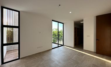 CASA EN VENTA MERIDA, TEMOZON NORTE, PRIVADA SOLUNA RESIDENCIAL, BETRIA, LISTA.