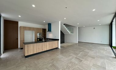 CASA EN VENTA MERIDA, TEMOZON NORTE, PRIVADA SOLUNA RESIDENCIAL, BETRIA, LISTA.