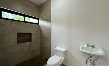 CASA EN VENTA MERIDA, TEMOZON NORTE, PRIVADA SOLUNA RESIDENCIAL, BETRIA, LISTA.