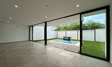 CASA EN VENTA MERIDA, TEMOZON NORTE, PRIVADA SOLUNA RESIDENCIAL, BETRIA, LISTA.