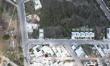 CASA EN VENTA MERIDA, CHICHI SUAREZ OLMOS RESIDENCIAL, MOD 1 PLANTA, A 8 MESES.