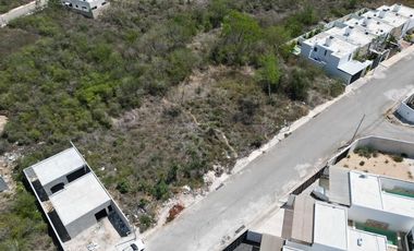 CASA EN VENTA MERIDA, CHICHI SUAREZ OLMOS RESIDENCIAL, MOD 1 PLANTA, A 8 MESES.