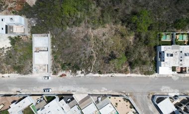 CASA EN VENTA MERIDA, CHICHI SUAREZ OLMOS RESIDENCIAL, MOD 1 PLANTA, A 8 MESES.