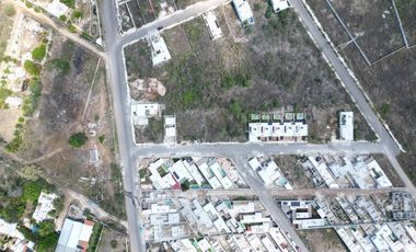 CASA EN VENTA MERIDA, CHICHI SUAREZ OLMOS RESIDENCIAL, MOD 1 PLANTA, A 8 MESES.