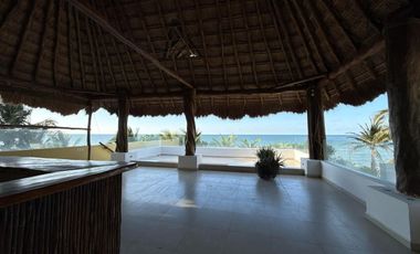 CASA EN VENTA MERIDA, TELCHAC PUERTO, FRENTE AL MAR, EQUIPADA, LISTA.