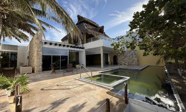 CASA EN VENTA MERIDA, TELCHAC PUERTO, FRENTE AL MAR, EQUIPADA, LISTA.