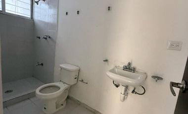 CASA EN VENTA MERIDA, TELCHAC PUERTO, FRENTE AL MAR, EQUIPADA, LISTA.