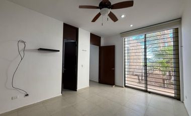 CASA EN VENTA MERIDA, TELCHAC PUERTO, FRENTE AL MAR, EQUIPADA, LISTA.