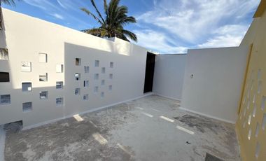 CASA EN VENTA MERIDA, TELCHAC PUERTO, FRENTE AL MAR, EQUIPADA, LISTA.