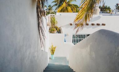 CASA EN VENTA MERIDA, PLAYA CHELEM A 250 MTS DEL MAR, CASA BOMBON, LISTA.