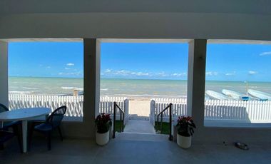 CASA EN VENTA EN MÉRIDA, EN PLAYA DE CHICXULUB, FRENTE AL MAR, LISTO.
