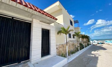 CASA EN VENTA EN MÉRIDA, EN PLAYA DE CHICXULUB, FRENTE AL MAR, LISTO.