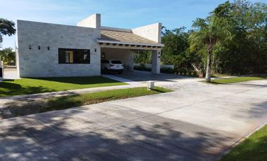 CASA EN VENTA MERIDA, YUCATAN COUNTRY CLUB, KILIL, FRENTE AL CENOTE, LISTA.