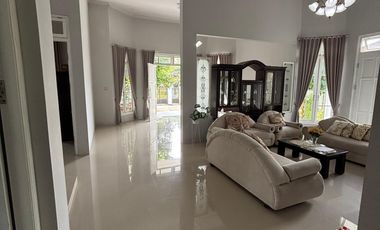 BU, Nego Keras ,Di Jual Rumah Siap Huni Luas Konsep Villa Tengah Kota Blitar