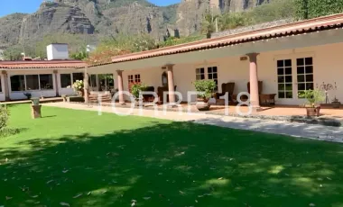 Casa en venta en Santo Domingo Ocotitlán, Tepoztlán, Morelos