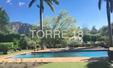 Casa en venta en Santo Domingo Ocotitlán, Tepoztlán, Morelos