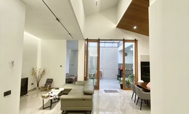 Jual Rumah Mewah Minimalis di Taman Holis Indah