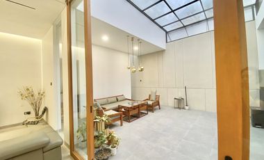 Jual Rumah Mewah Minimalis di Taman Holis Indah