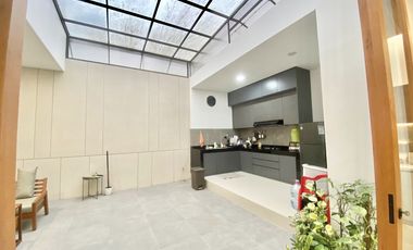 Jual Rumah Mewah Minimalis di Taman Holis Indah