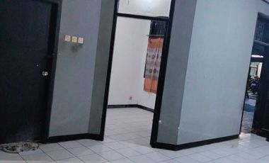 Rumah sewaan murah di komplek Margawangj