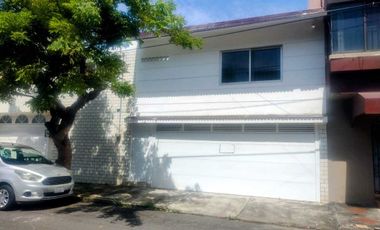 CASA EN VENTA CON EXCELENTE UBICACIÓN EN EL FRACCIONAMIENTO REFORMA