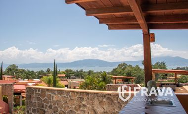 CASA EN VENTA EN FRACC. PRIVADO EN CHAPALA