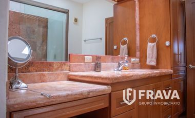 CASA EN VENTA EN FRACC. PRIVADO EN CHAPALA