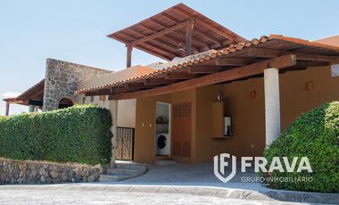 CASA EN VENTA EN FRACC. PRIVADO EN CHAPALA