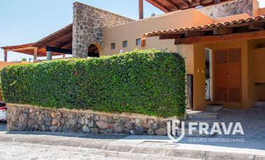 CASA EN VENTA EN FRACC. PRIVADO EN CHAPALA