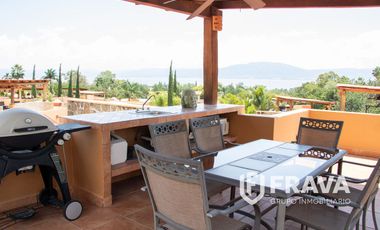 CASA EN VENTA EN FRACC. PRIVADO EN CHAPALA