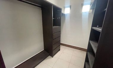 En Privada Casa en Venta Cumbres Elite