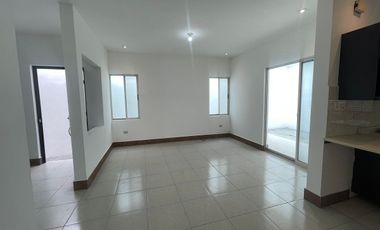 En Privada Casa en Venta Cumbres Elite