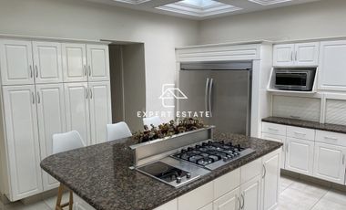 Casa venta LOMAS - Elegante con gran jardín / Elegant with super garden