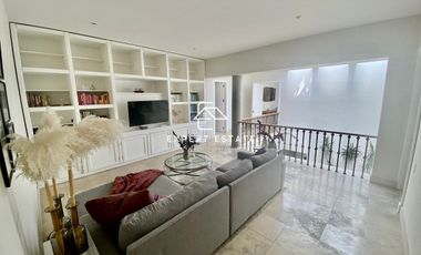 Casa venta LOMAS - Elegante con gran jardín / Elegant with super garden