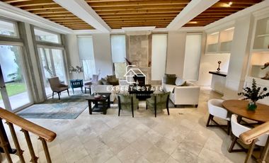 Casa venta LOMAS - Elegante con gran jardín / Elegant with super garden