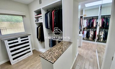 Casa venta LOMAS - Elegante con gran jardín / Elegant with super garden