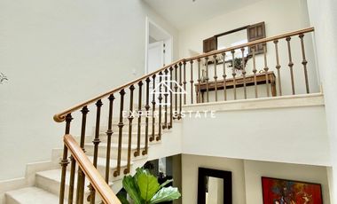 Casa venta LOMAS - Elegante con gran jardín / Elegant with super garden