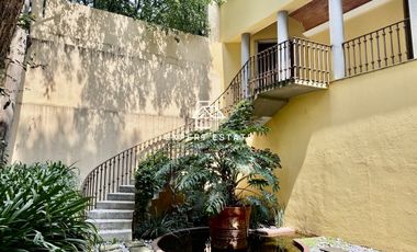 Casa venta LOMAS - Elegante con gran jardín / Elegant with super garden