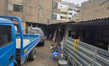 ALQUILER DE TERRENO COMERCIAL – SURCO (Av. Juan Pablo II – Urb. La Inmaculada)