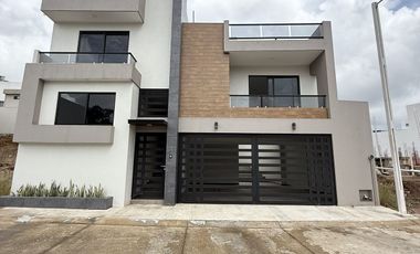 Casa en venta en Fracc. Imperial de las Ánimas – Diseño moderno