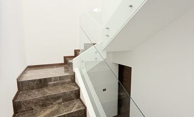 Casa en venta en Fracc. Imperial de las Ánimas – Diseño moderno