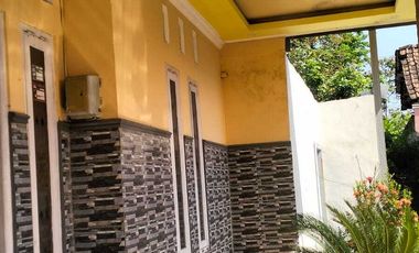 Jual murah rumah masih Gress d jogoroto jombNg harga di bawah pasar