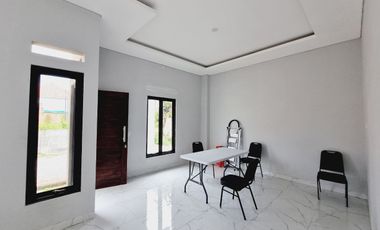 Rumah Cantik 2Lt Modern Ready Unit Dekat RS Oen Solo Baru