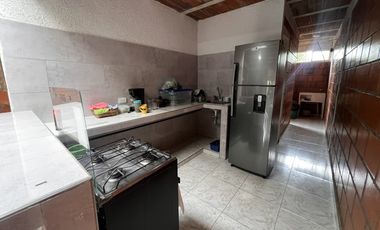 Venta Casa Esquinera De Tres Niveles - Rentando  Rozo Valle