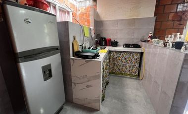 Venta Casa Esquinera De Tres Niveles - Rentando  Rozo Valle