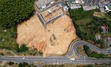 Lote urbano esquinero en venta en Jardines de Condina