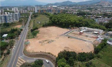 Lote urbano esquinero en venta en Jardines de Condina